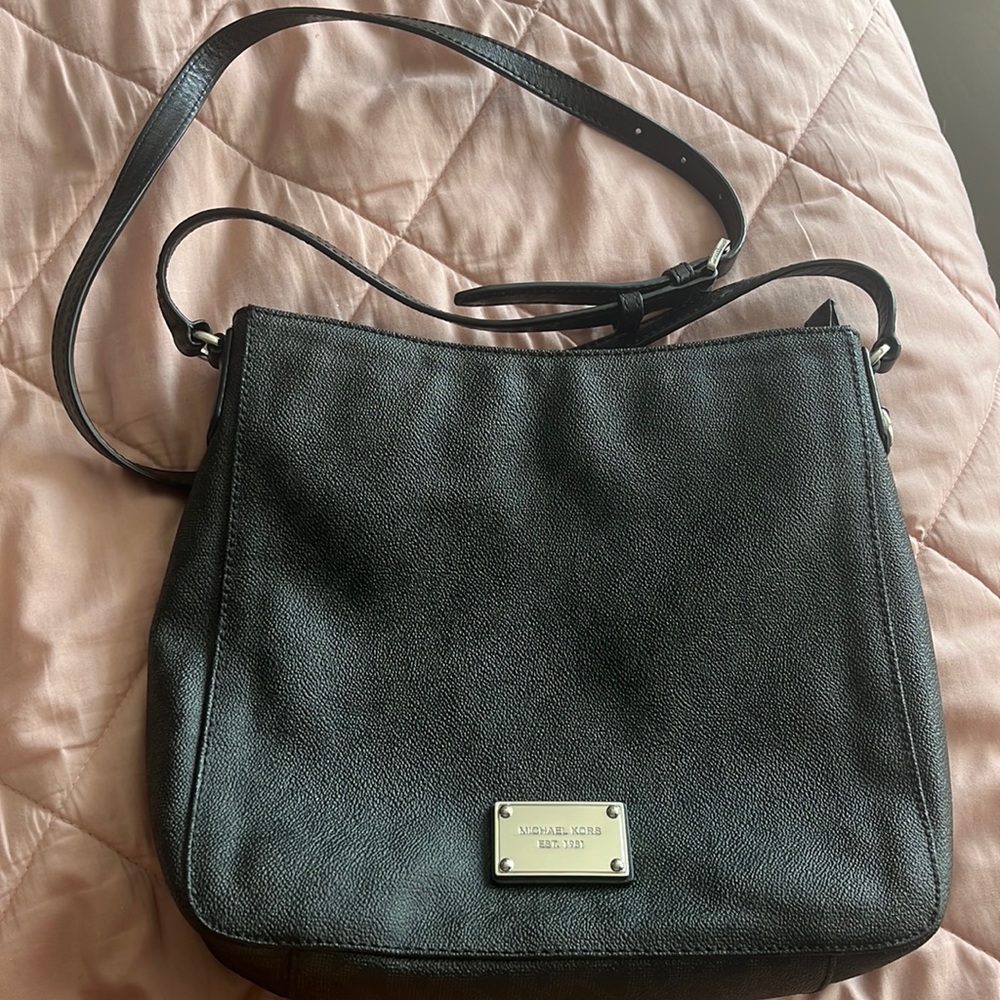 Michael Kors Jet Set Travel Logo Bag